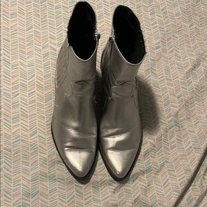 NOBO Shiny Silver Heeled Boots